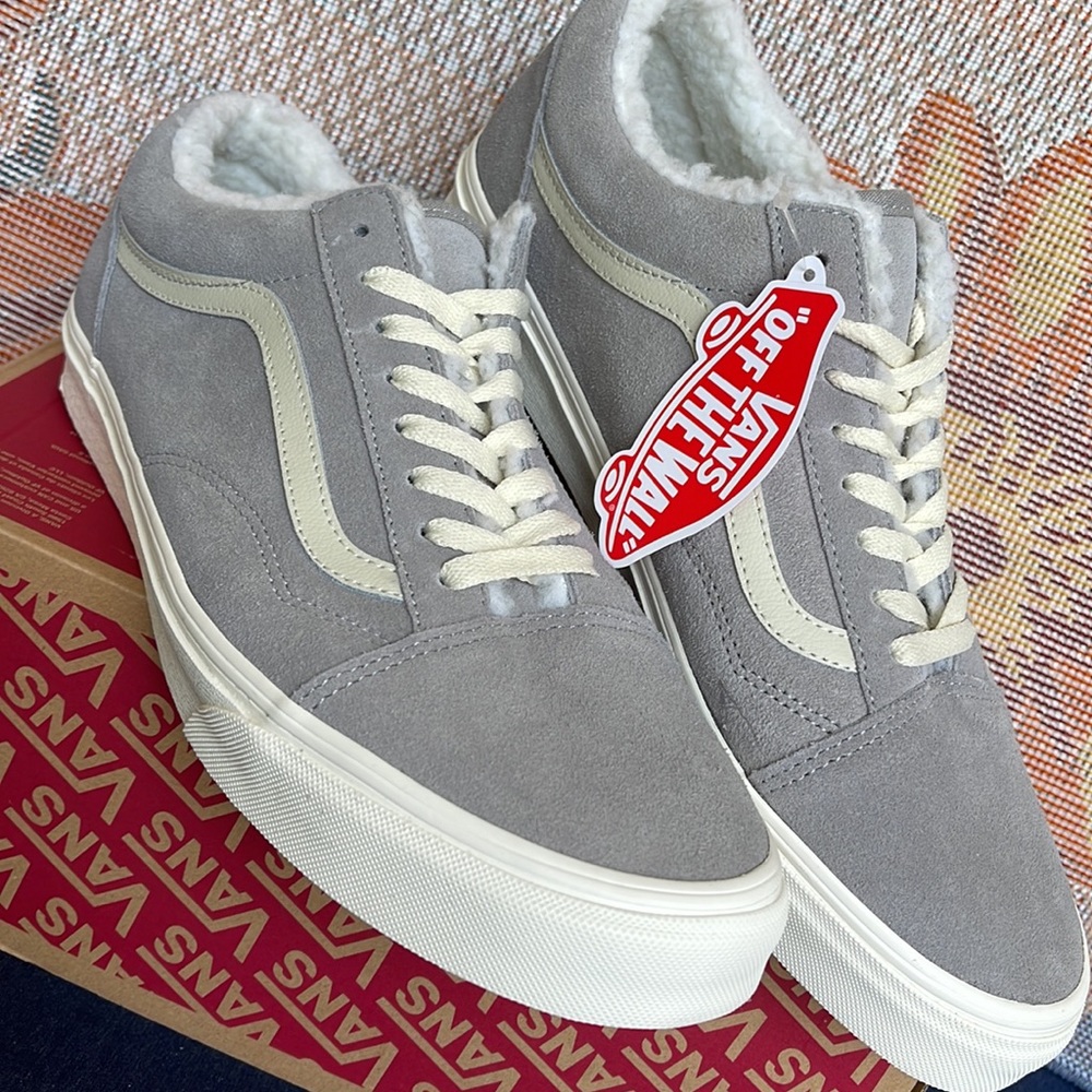 Vans Men’s Old Skool
Cozy Hug Drizzle/Marshmal
VN0005UA6J6
Sneakers - Picture 8 of 16